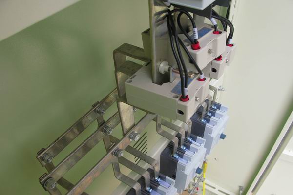 伊川配电柜-应急照明配电柜使用对工作人员的具